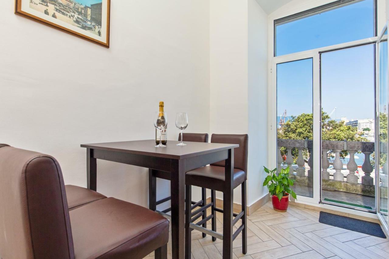 Apartment Mia Rijeka Exteriör bild