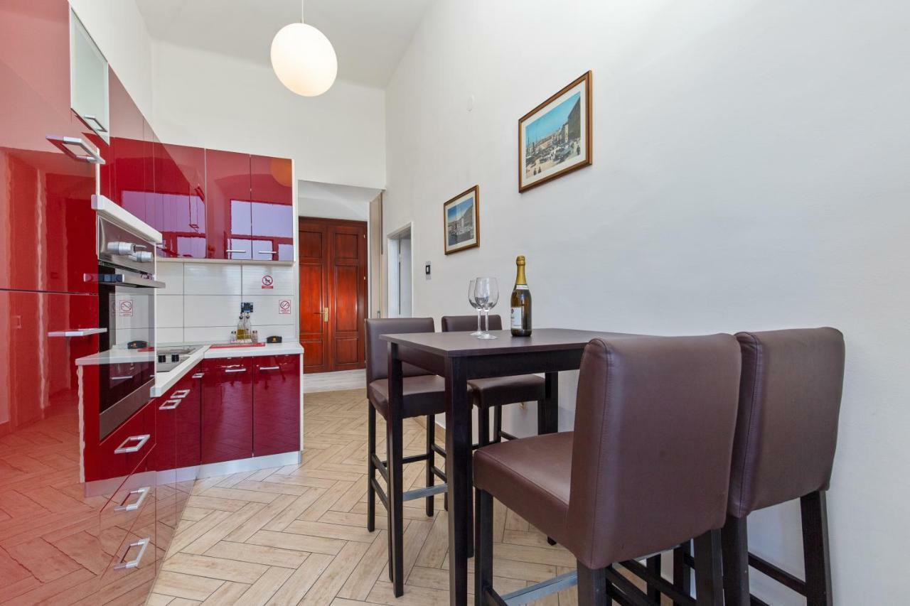 Apartment Mia Rijeka Exteriör bild